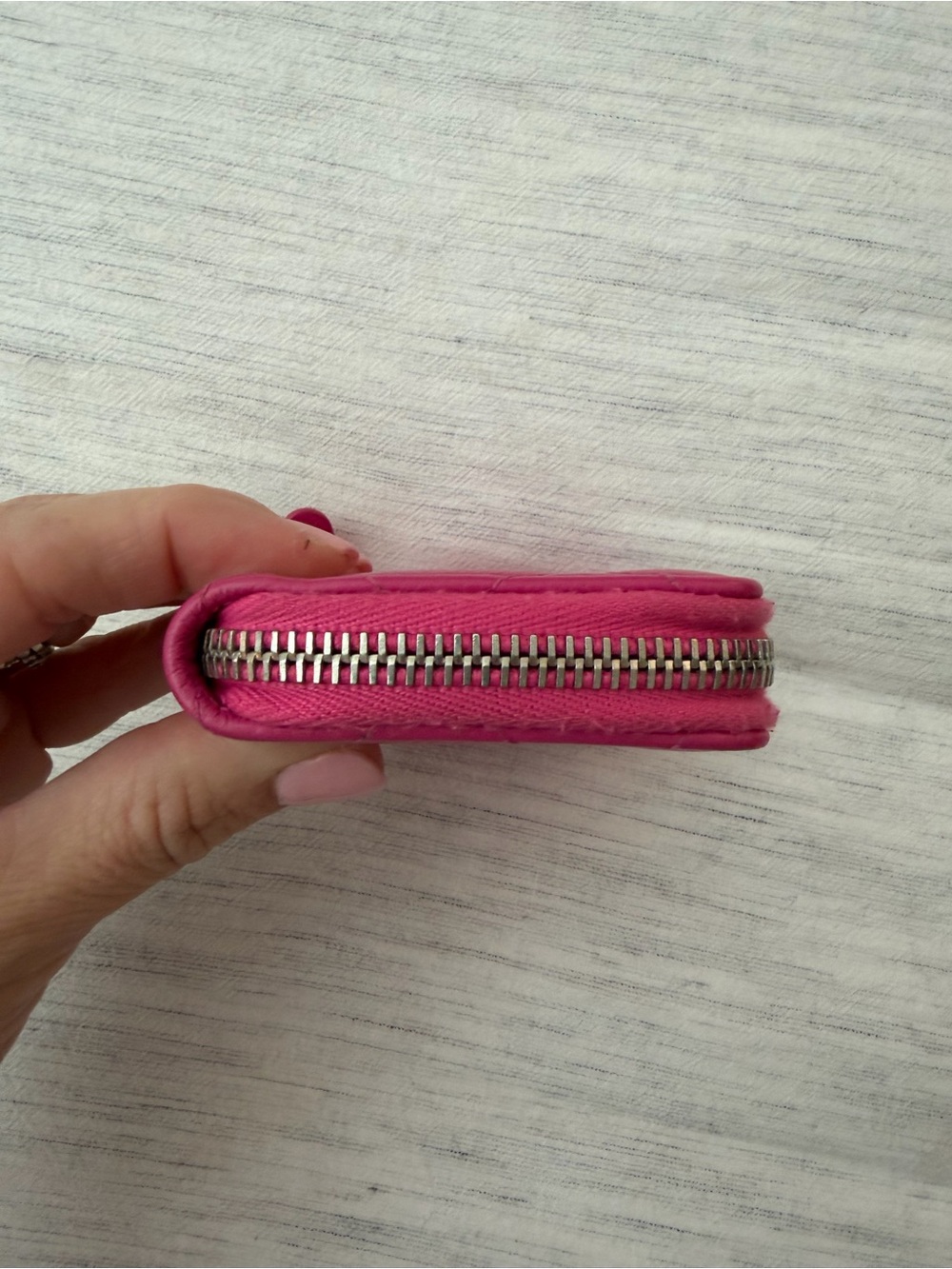 CHANEL Quilted Zip Wallet in Bright Fuchsia - Picture 4 of 6